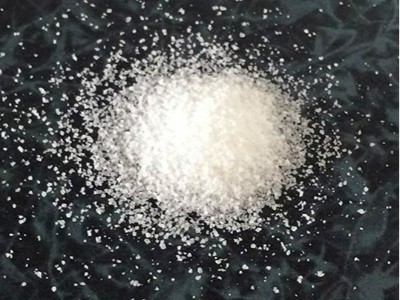 聚丙烯酰胺溶液保存時(shí)間短，遵循“即配即用”原則