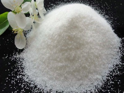 聚丙烯酰胺結(jié)團(tuán)是質(zhì)量問題？正確操作減少成本浪費(fèi)